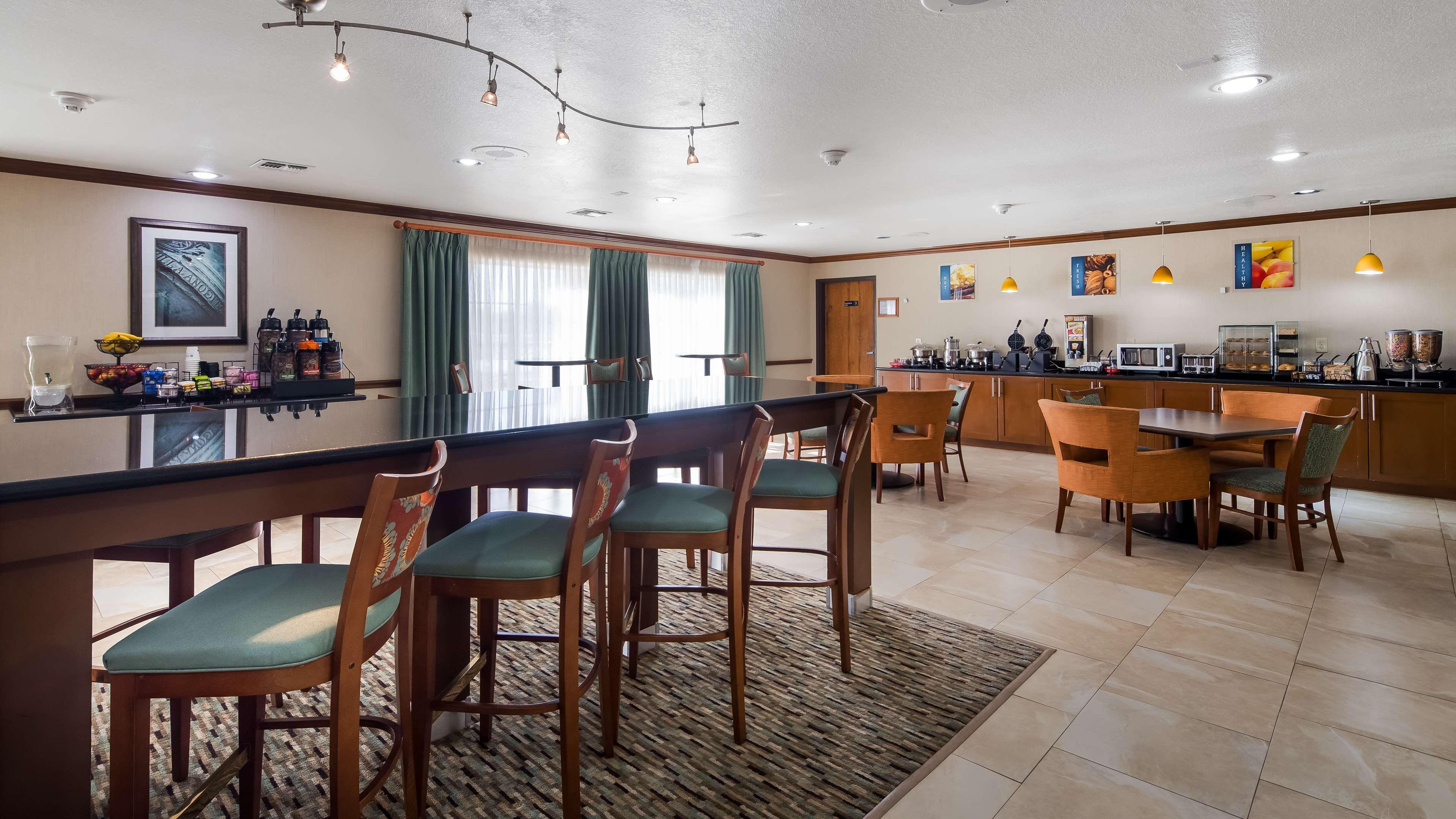 Best Western Plus Atrium Inn Шерц Екстериор снимка