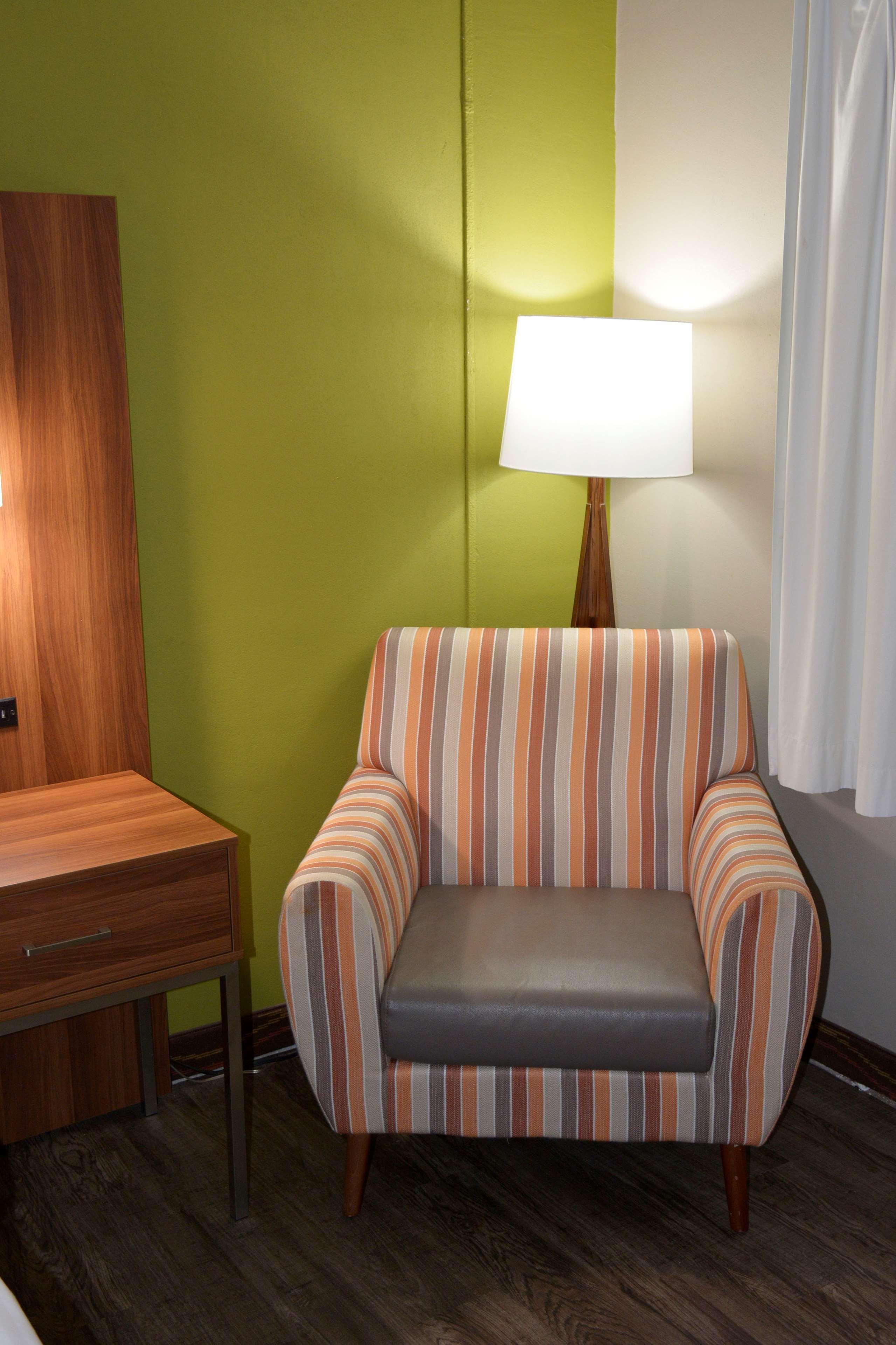 Best Western Plus Atrium Inn Шерц Екстериор снимка
